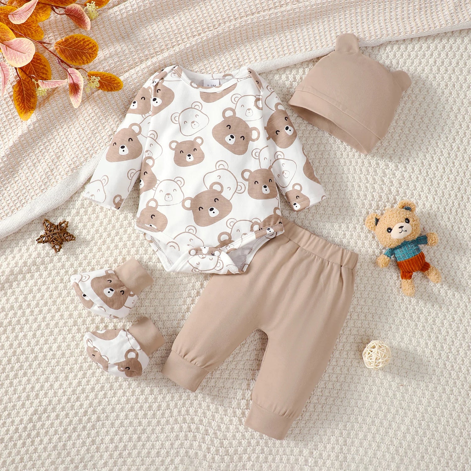 Conjunto de 4 Peças para Bebé Recém-Nascido - Body com Estampa de Urso, Calças, Gorro e Meias