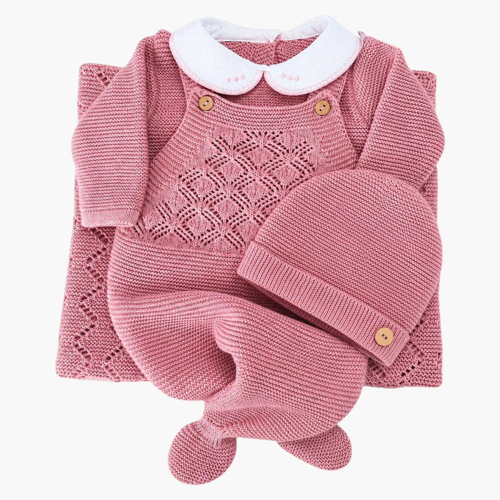Conjunto de Malha para Bebé Rosa Antigo Jardineira, Gorro Camisola e Calças com Pé
