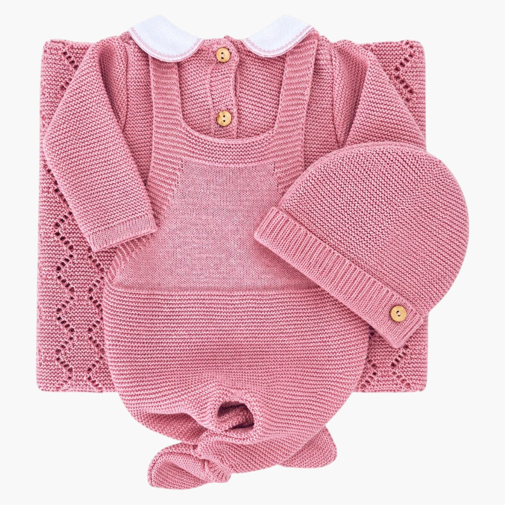 Conjunto de Malha para Bebé Rosa Antigo Jardineira, Gorro Camisola e Calças com Pé