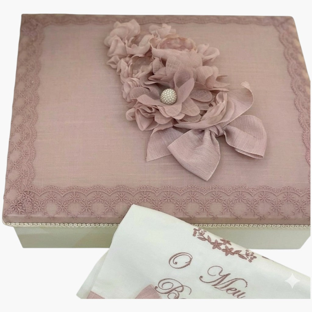 Conjunto de Batismo Rosa Delicado com Flores em Linho Personalizável