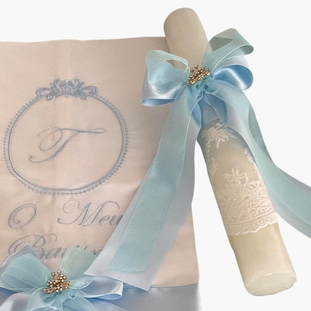 Vela de Batismo Serenity Blue – Elegância Artesanal Personalizável