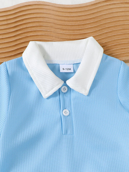 Conjunto de Verão Estilo para Menino - Polo Azul Claro com Calções com Bolsos