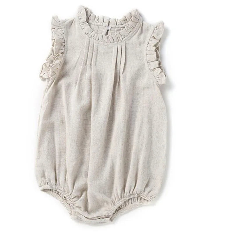 Macacão Vintage em Linho e Algodão com Rendas para Bebé Menina