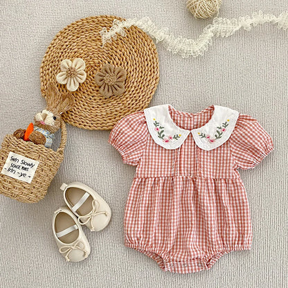 Romper com Bordado para Bebé Menina