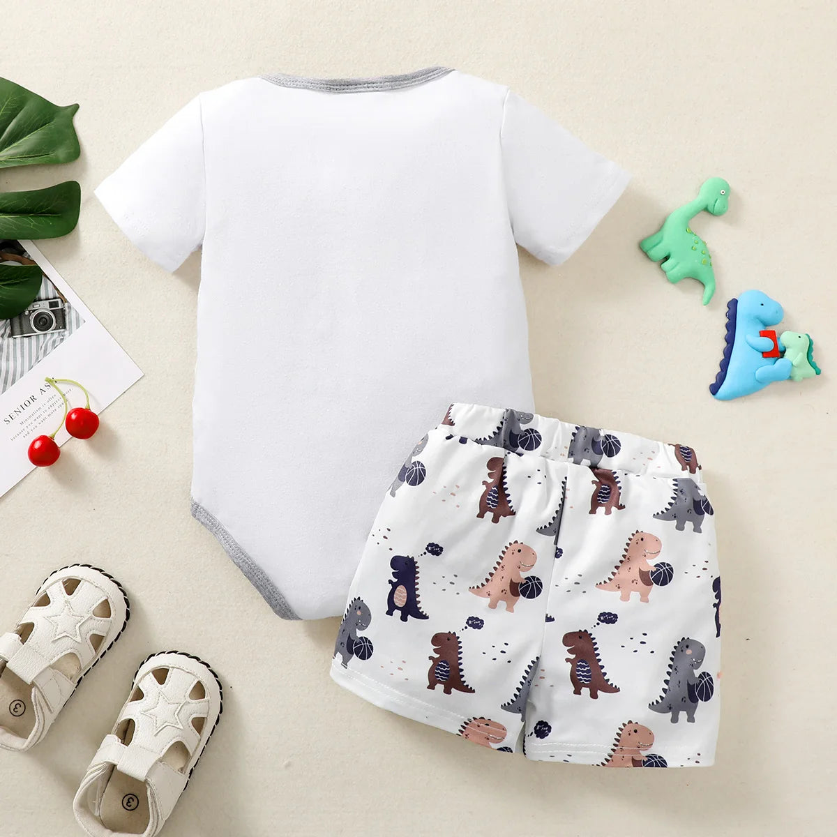 Conjunto de Verão para Bebé T-shirt Dinossauro e Calças