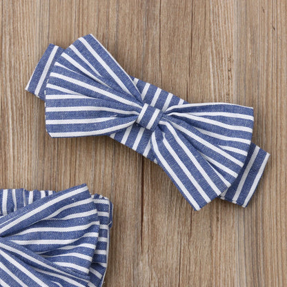 Conjunto de Verão para Bebé Menina – Fato Macaco sem Mangas com Padrão às Riscas e Faixa de Cabelo