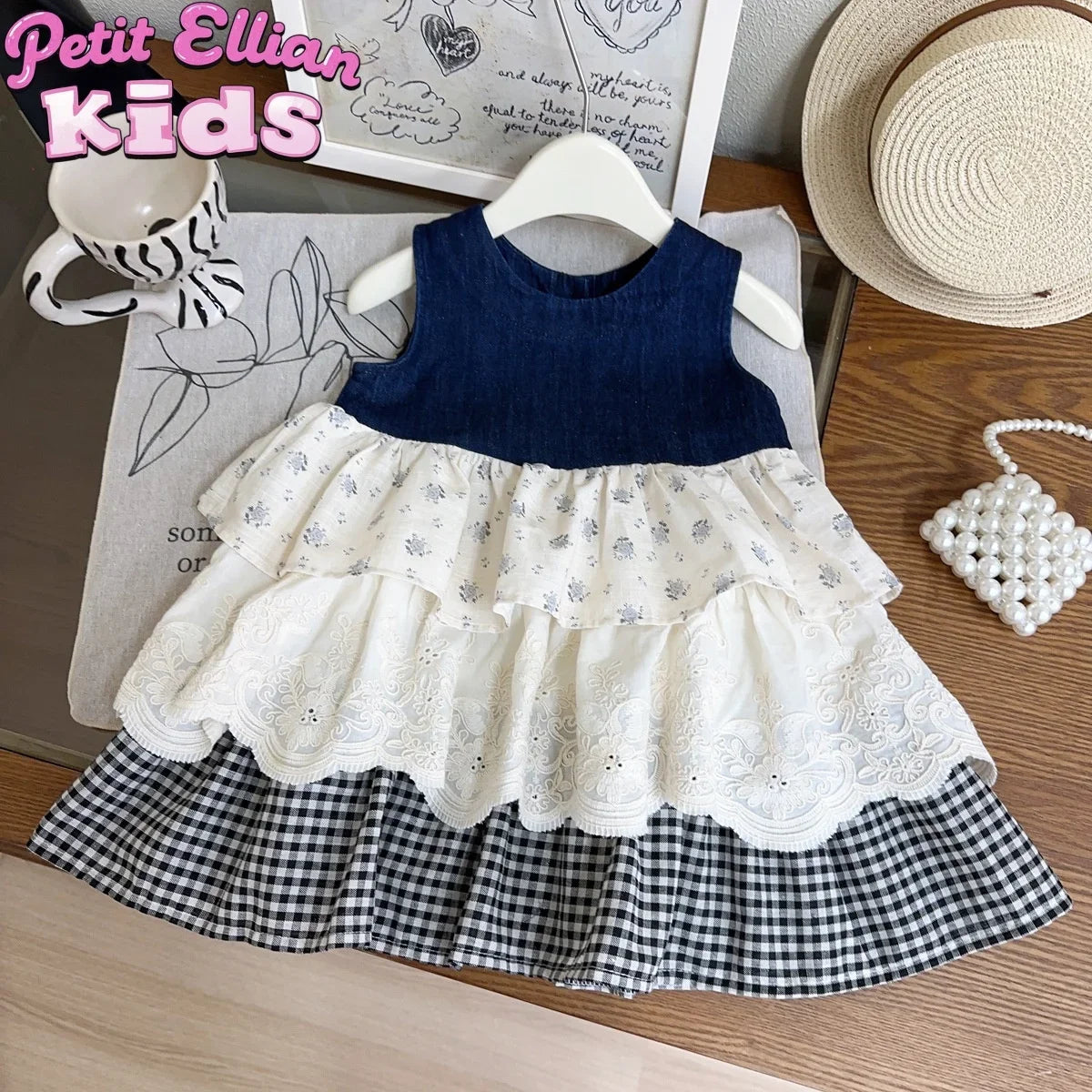 Vestido de Verão em Camadas com Renda