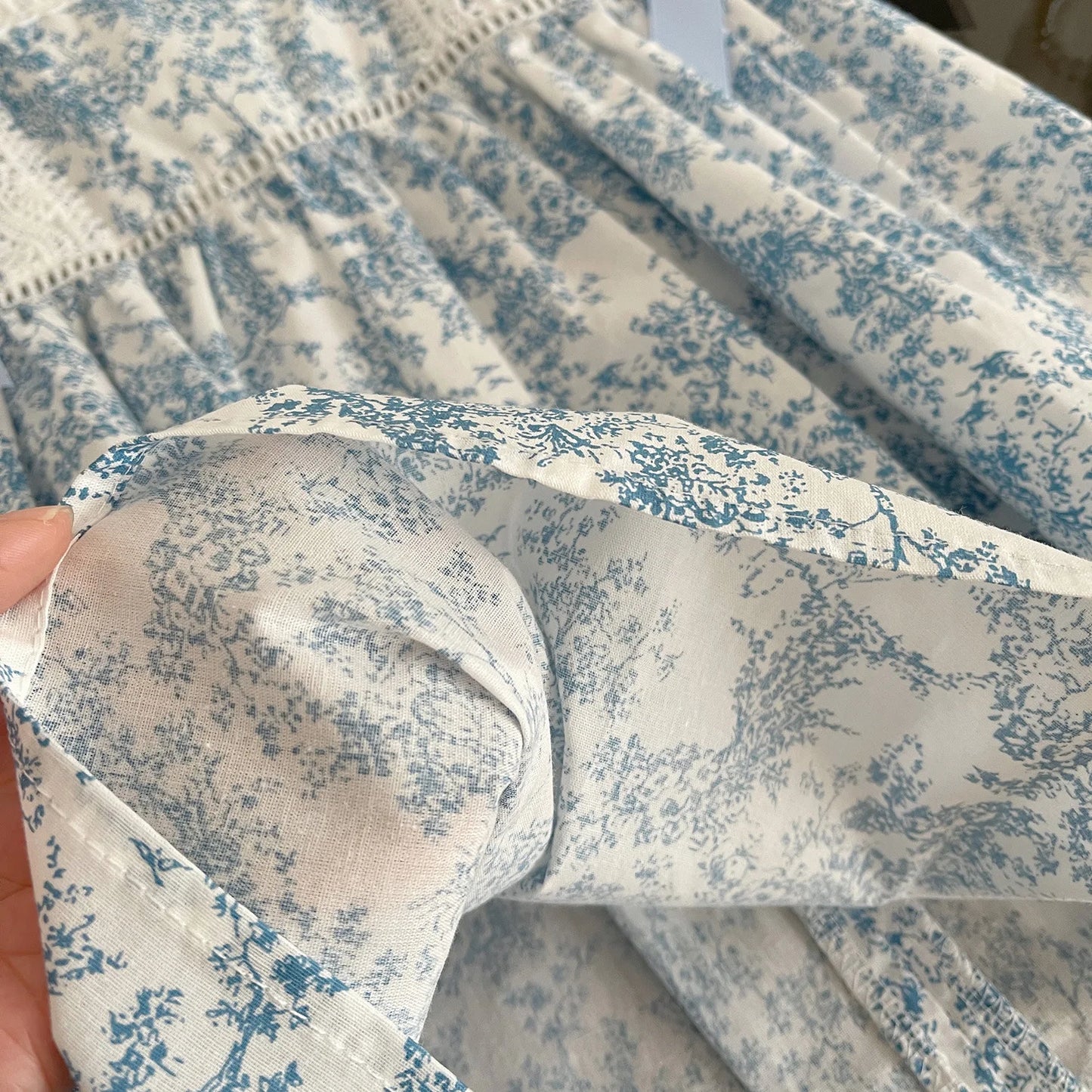 Vestido com Renda e Laço para Menina