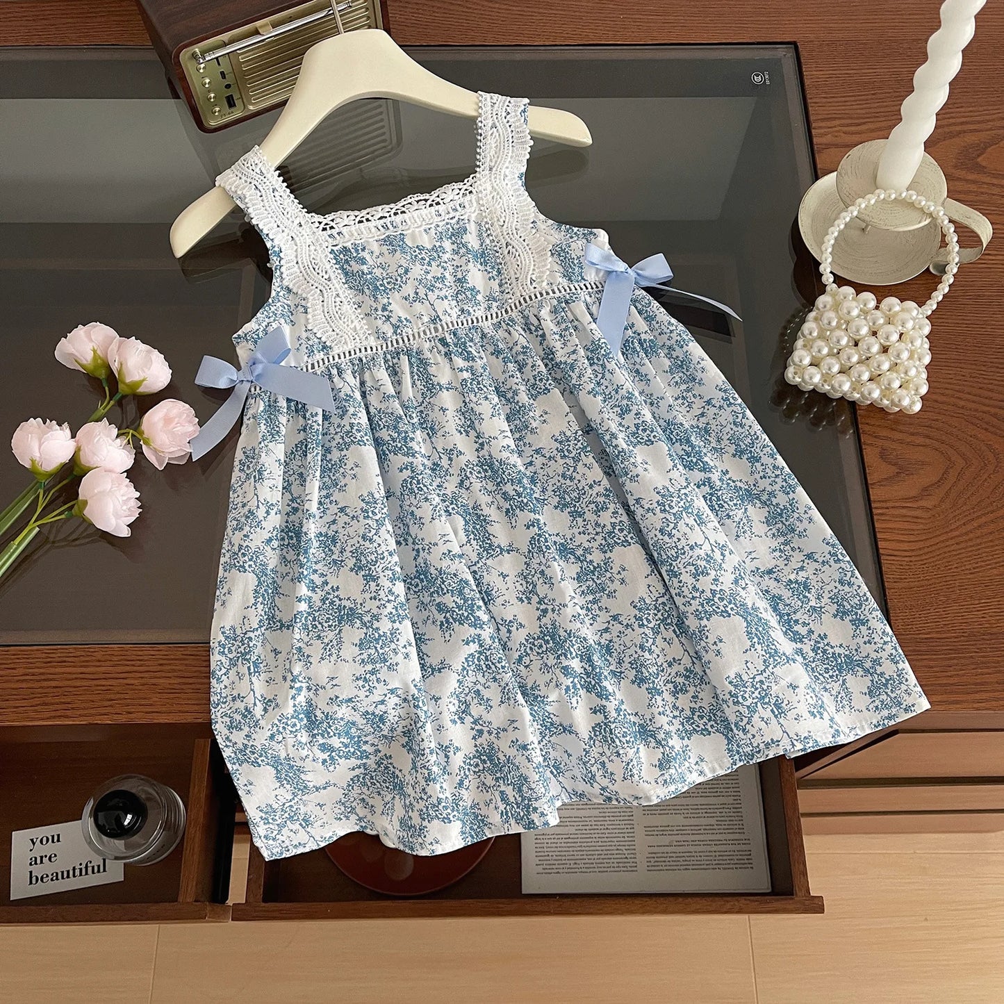 Vestido com Renda e Laço para Menina