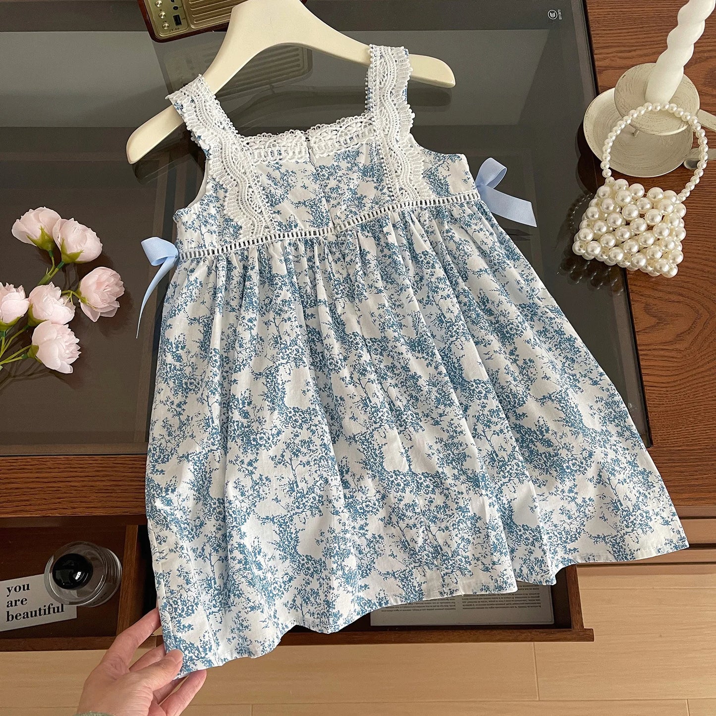 Vestido com Renda e Laço para Menina
