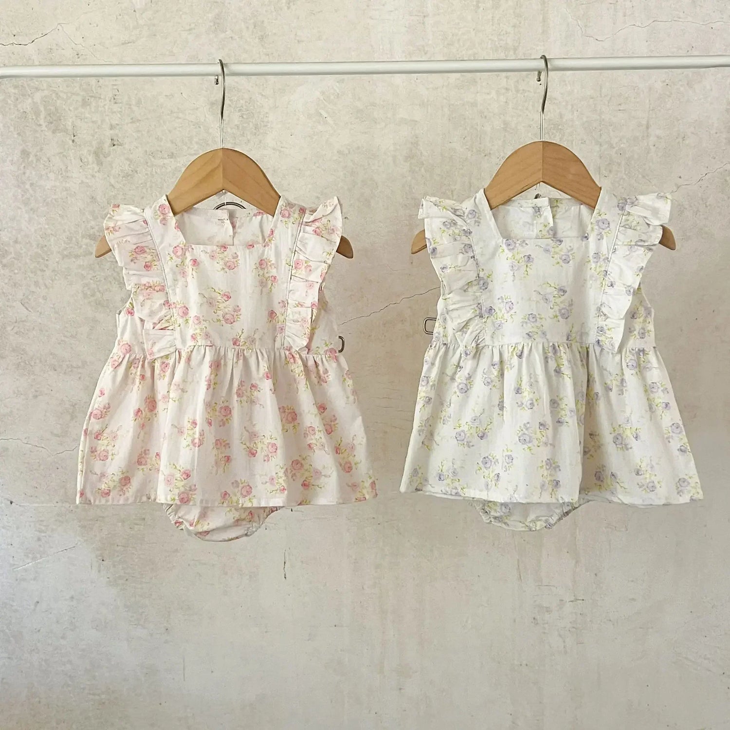 Conjunto para Bebé Menina – Top de Alças Floral e Calções