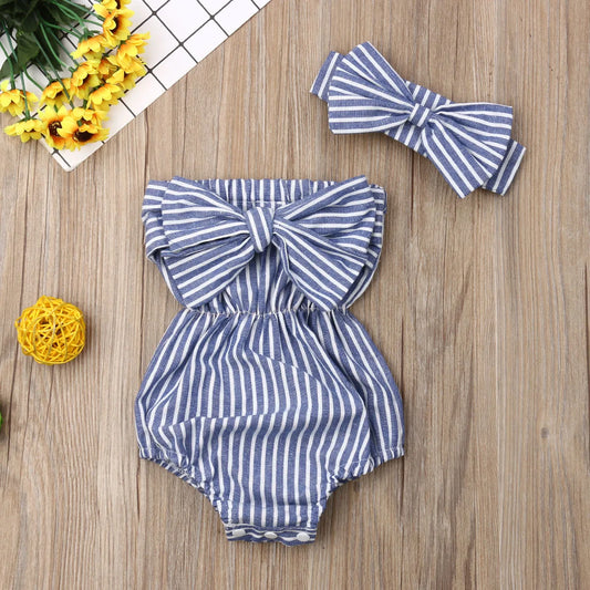 Conjunto de Verão para Bebé Menina – Fato Macaco sem Mangas com Padrão às Riscas e Faixa de Cabelo