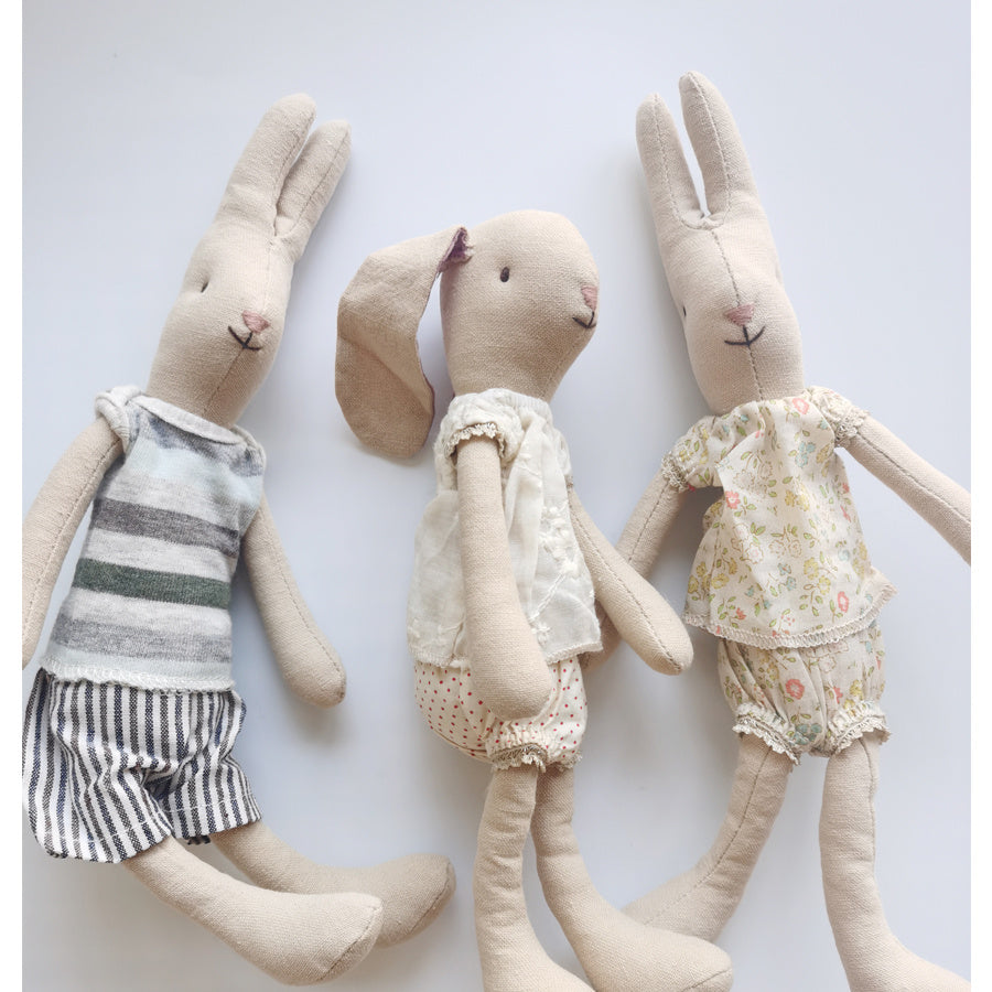 Boneco de Pelúcia Bebé