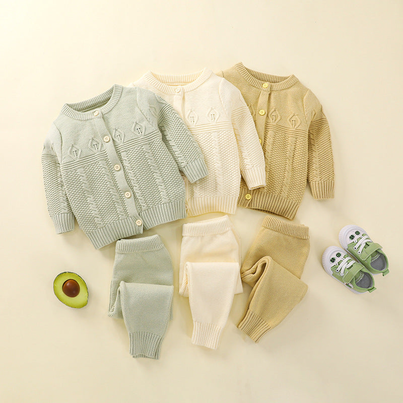 Conjunto para Bebé – Cardigan de Gola Redonda e Calças em Algodão